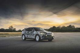 Neuer Ford Mustang Mach-E Rally eilt in Goodwood die Bergrennstrecke hinauf